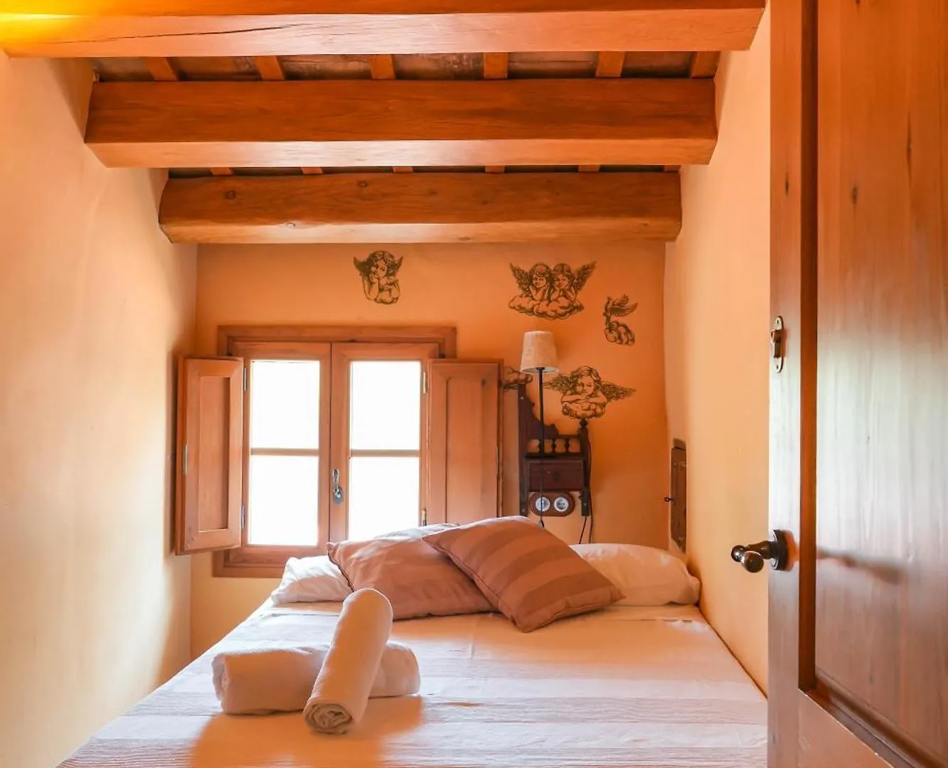 Villa Masia Cal Simo - Casa Rural Con Piscina, Cerca De Sitges, Para Celebraciones Y Eventos